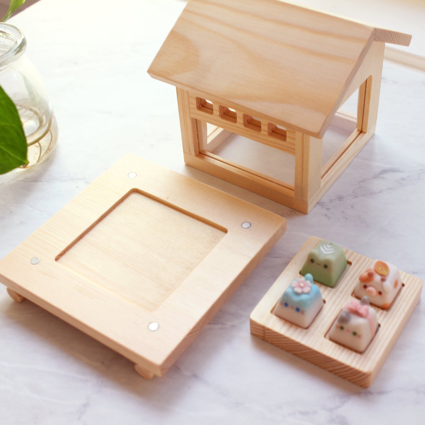 Chashitsu Wooden Display for Keycaps & Small Figurines