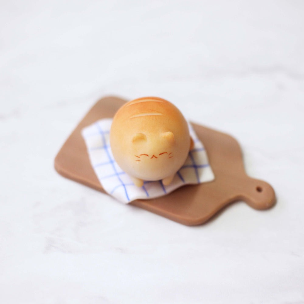 Catloaf Board Figurine - Blue Towel/ Oak Wood