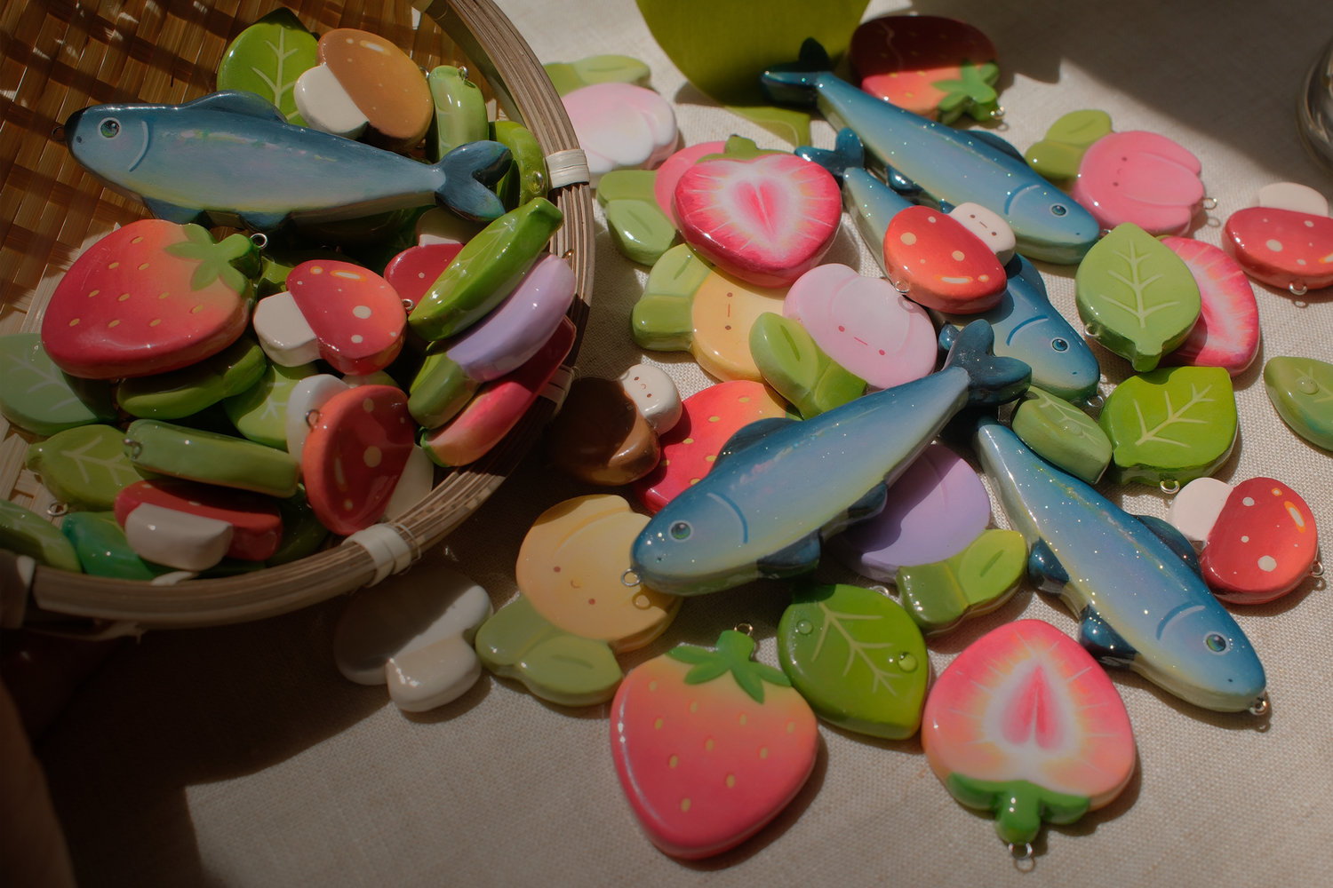 Artisan Bag Charms - Tiny paintings that you can carry. Each canvas is sculpted with clay, individually painted with acrylic paint, and glazed with UV resin.