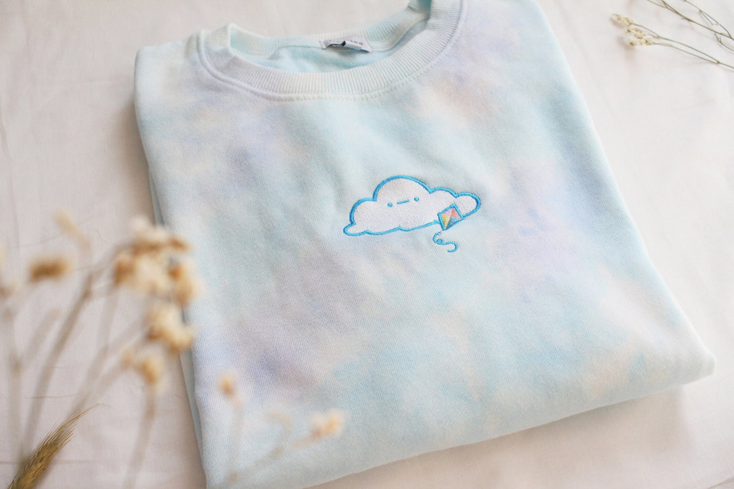 Chill Cloud Tie Dye Women's Sweatshirt